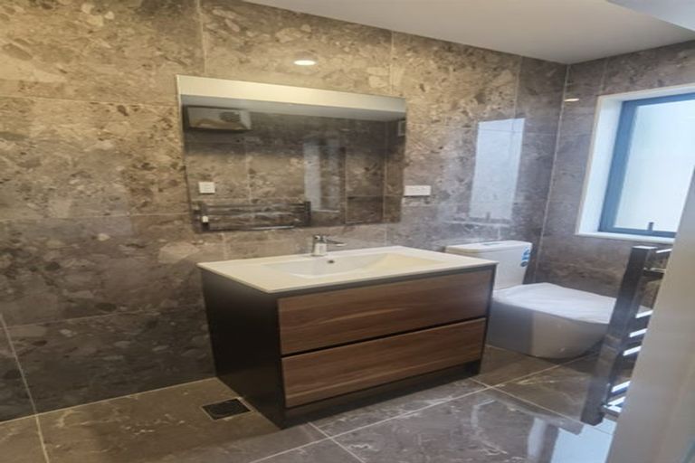 Photo of property in 4a Tonar Street, Northcote, Auckland, 0627