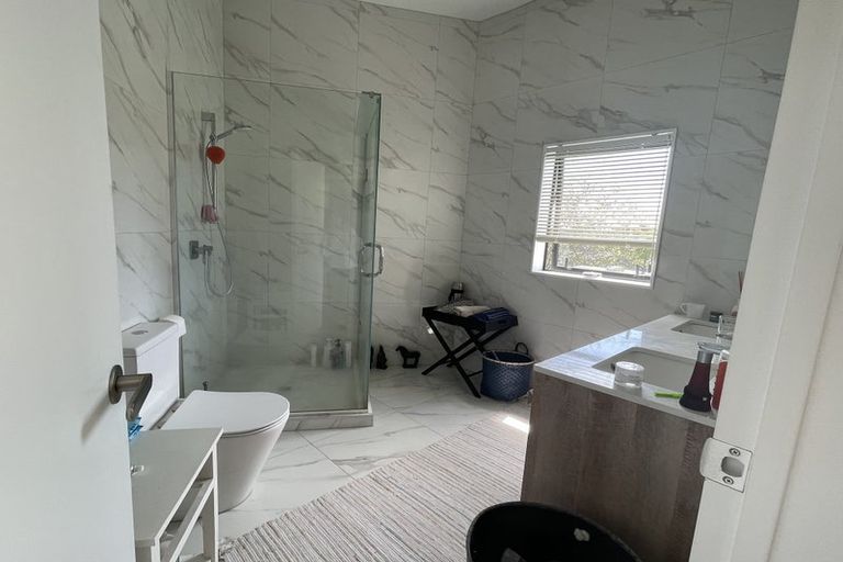 Photo of property in 35a Weetman Drive, Browns Bay, Auckland, 0630