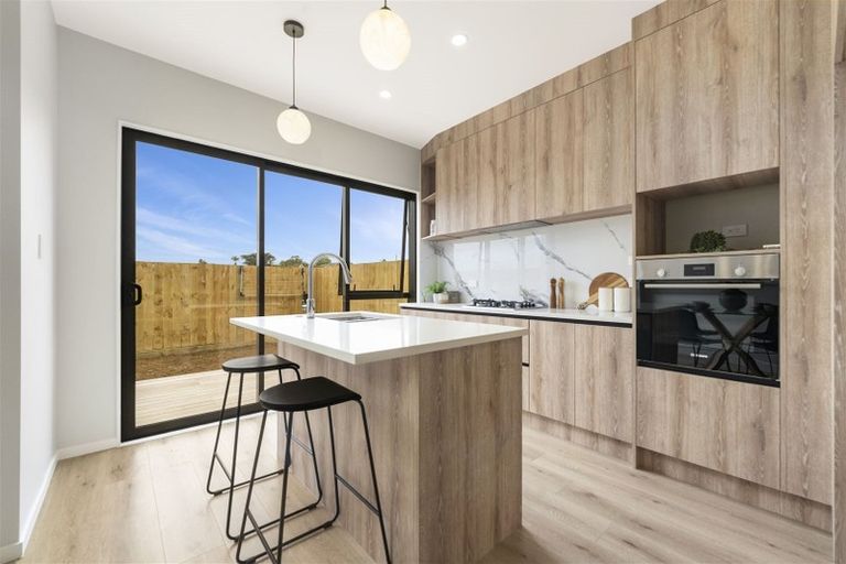 Photo of property in 39 Matakohe Road, Westgate, Auckland, 0814