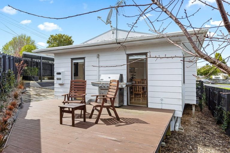 Photo of property in 1/13 Matipo Road, Te Atatu Peninsula, Auckland, 0610
