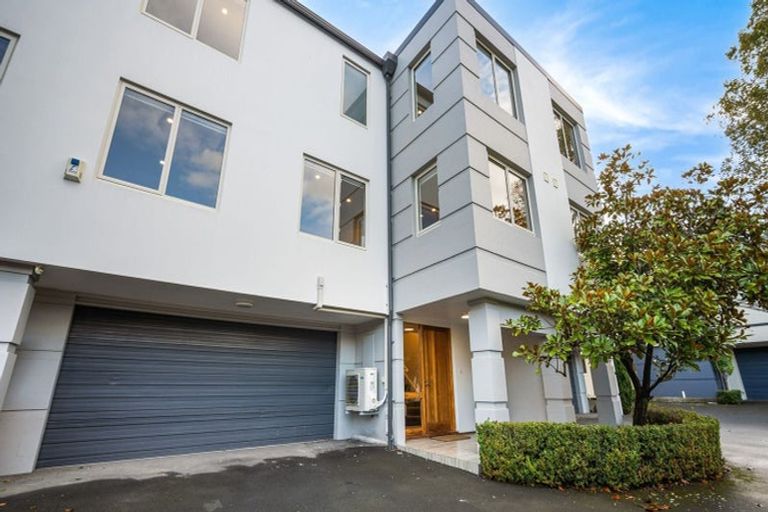 Photo of property in 3/17 Eversleigh Street, St Albans, Christchurch, 8014