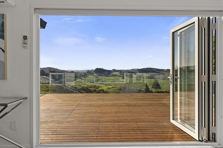Photo of property in 233 Whitehills Road, Waitoki, Silverdale, 0994