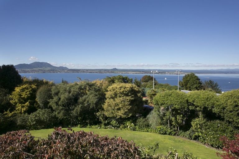 Photo of property in 43 Mapara Road, Acacia Bay, Taupo, 3385