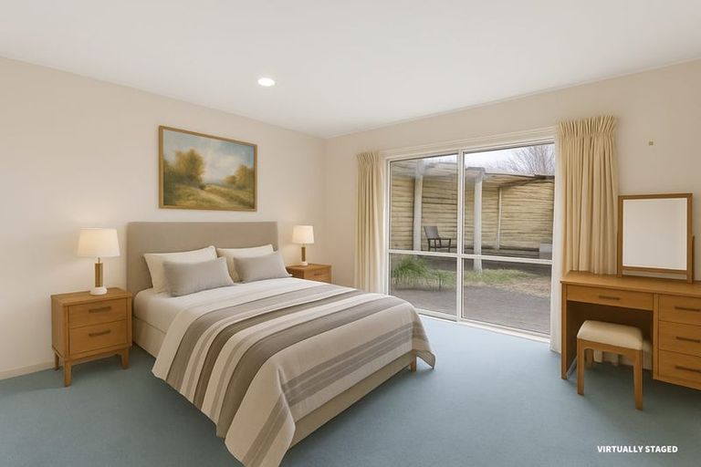 Photo of property in 2/3 Jacanas Place, Unsworth Heights, Auckland, 0632
