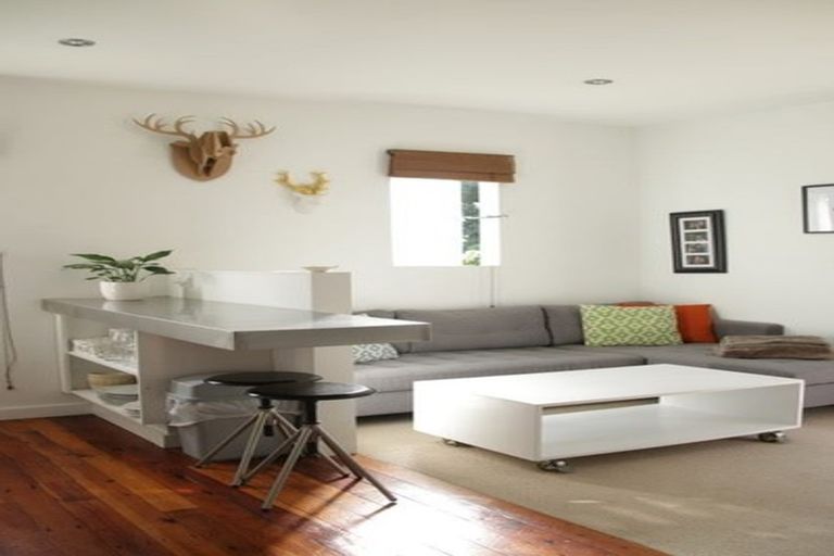 Photo of property in 133 Northland Road, Northland, Wellington, 6012