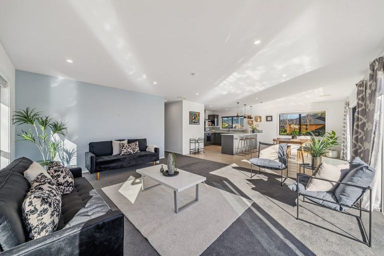 Photo of property in 10 Hopkirk Avenue, Wallaceville, Upper Hutt, 5018