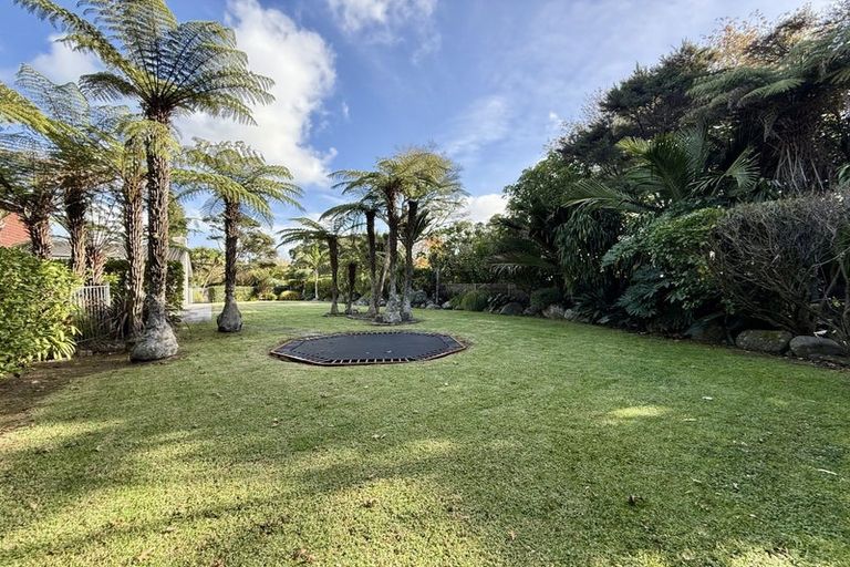 Photo of property in 26 Kingfisher Grove, Greenhithe, Auckland, 0632