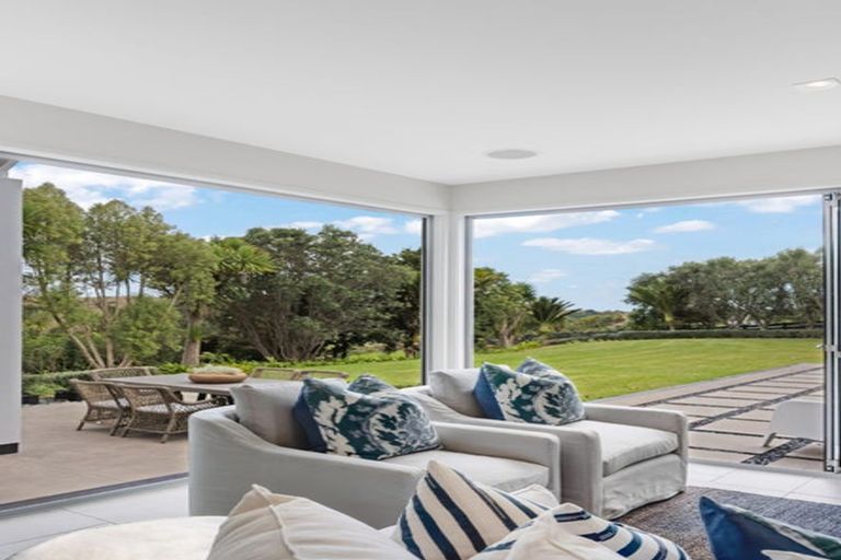 Photo of property in 122 Brownhill Road, Whitford, Manurewa, 2576