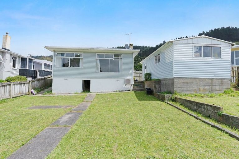 Photo of property in 26 Franklyn Road, Tawa, Wellington, 5028