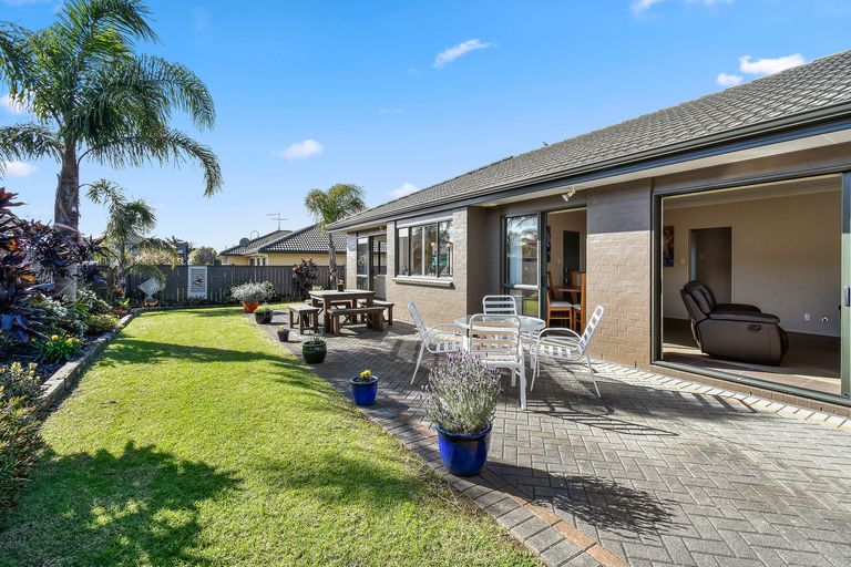 Photo of property in 43 Turnberry Drive, Wattle Downs, Auckland, 2103