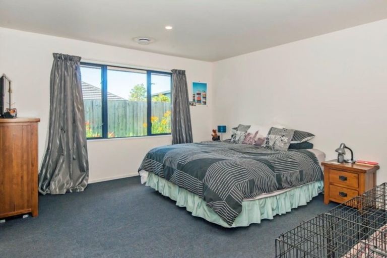 Photo of property in 22 Markham Way, Rolleston, 7614