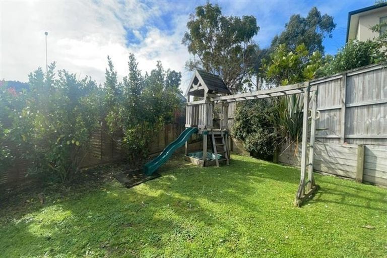 Photo of property in 2 Byblos Place, The Gardens, Auckland, 2105