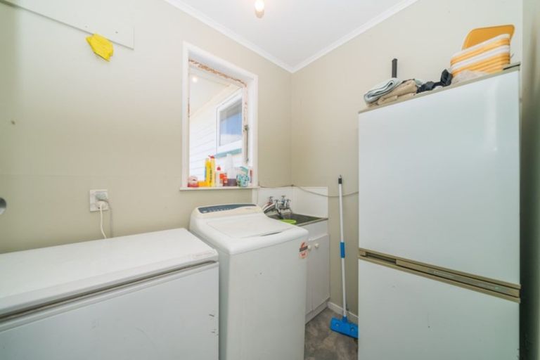 Photo of property in 14 Ellesmere Crescent, Highbury, Palmerston North, 4412
