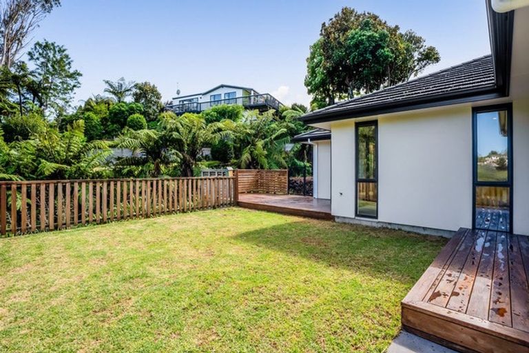 Photo of property in 8 Matau Lane, Ferndale, New Plymouth, 4310