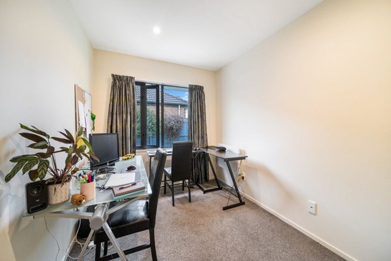 Photo of property in 1/66 Broadhaven Avenue, Parklands, Christchurch, 8083