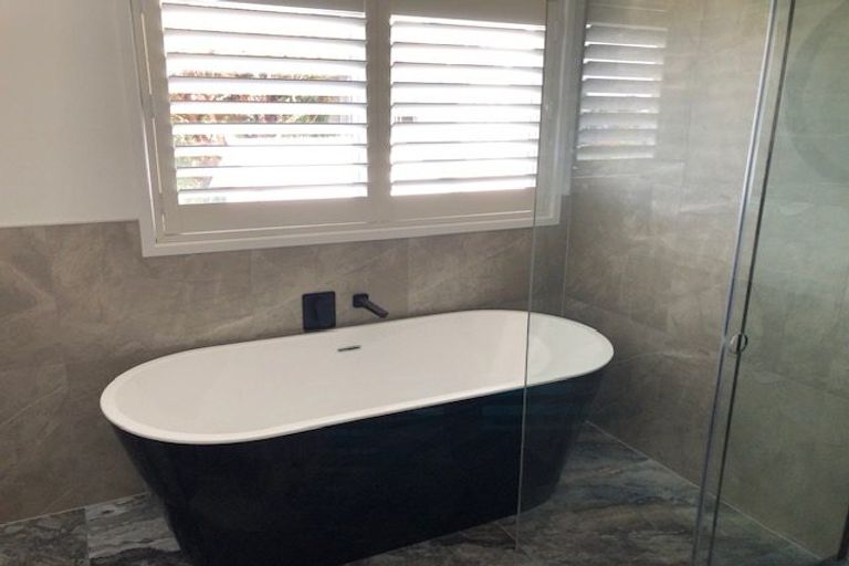 Photo of property in 82 Exmouth Road, Northcote, Auckland, 0627