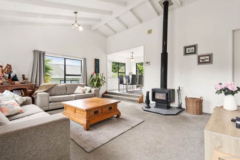 Photo of property in 12 Kearney Place, Massey, Auckland, 0614