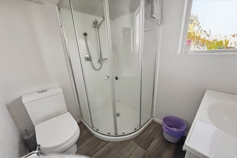 Photo of property in 4 Capricorn Place, Kawaha Point, Rotorua, 3010