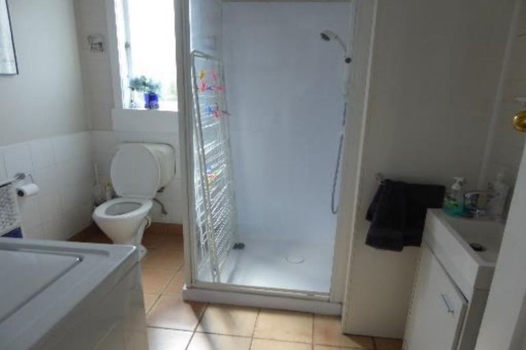 Photo of property in 1/46 Old Lake Road, Narrow Neck, Auckland, 0624