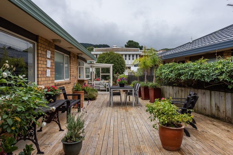 Photo of property in 116 Oxford Street, Tawa, Wellington, 5028