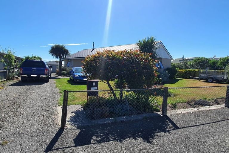 Photo of property in 2 Andrew Street, Waimate, 7924
