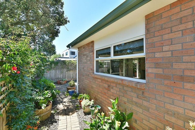 Photo of property in 15a Hatton Road, Orewa, 0931