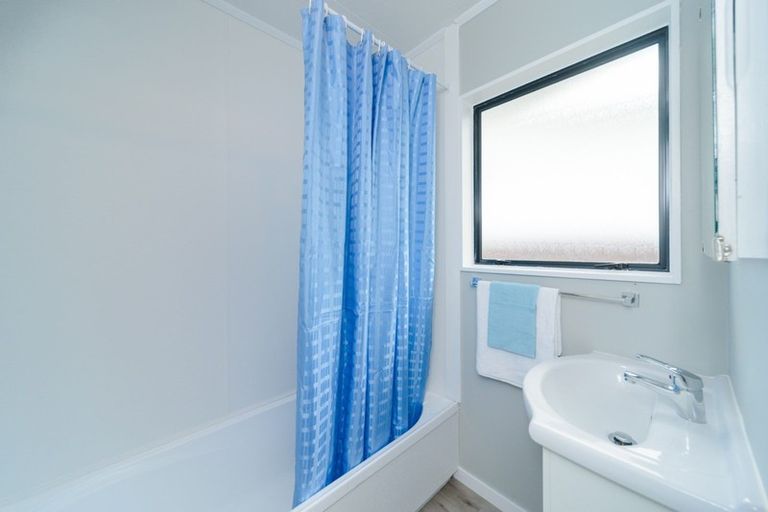 Photo of property in 17 Dahlstrom Grove, Kelvin Grove, Palmerston North, 4414