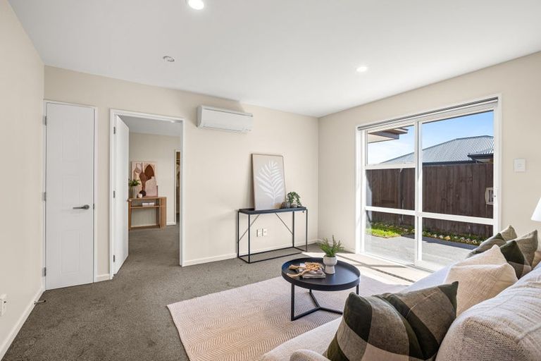 Photo of property in 30 Davaar Crescent, Broomfield, Christchurch, 8042