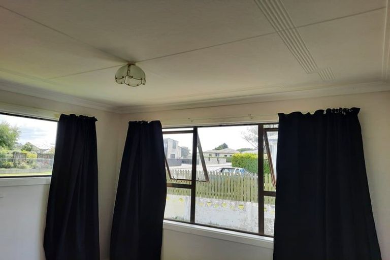 Photo of property in 214 Conyers Street, Strathern, Invercargill, 9812