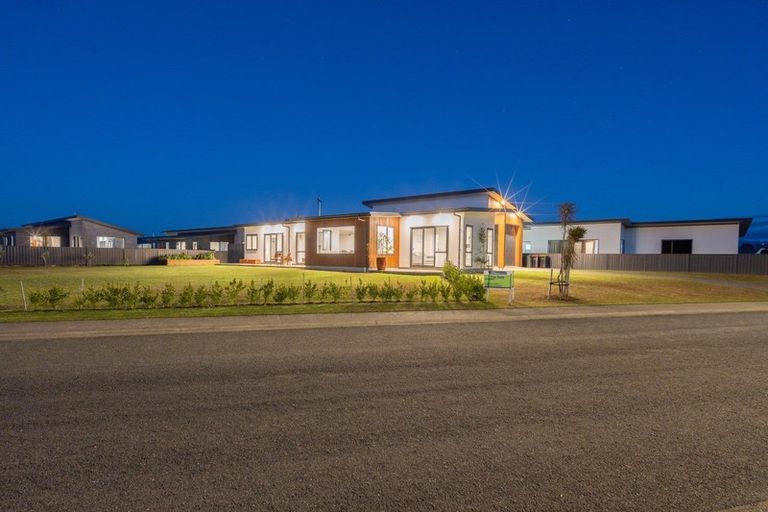 Photo of property in 10 Red Deer Place, Te Anau, 9600