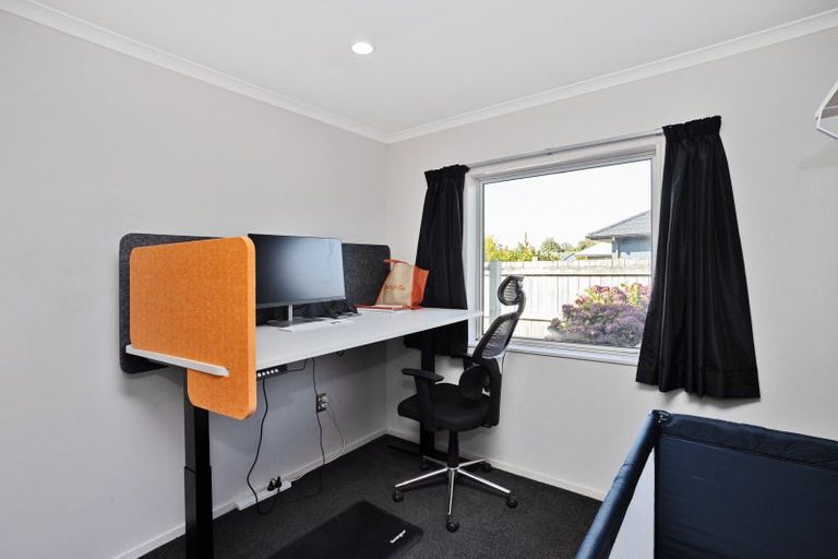 Photo of property in 16 Hoffman Court, Waikiwi, Invercargill, 9810