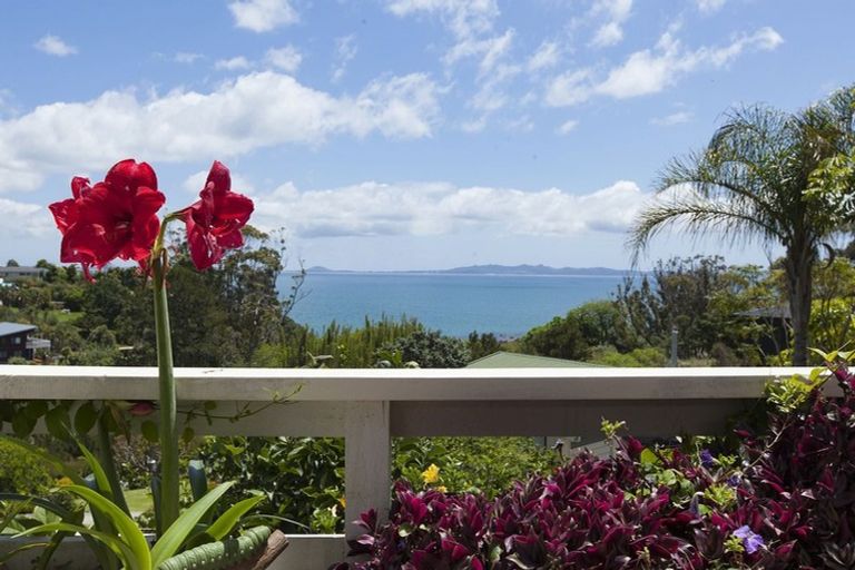 Photo of property in 25 Powells Road, Cable Bay, 0420