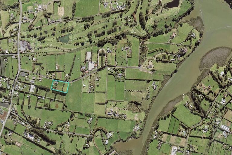 Photo of property in 30 Riverland Road, Kumeu, 0892