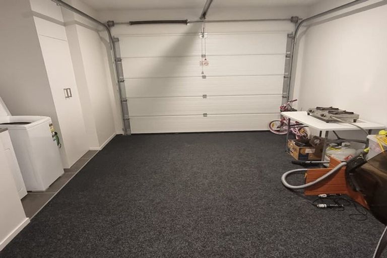 Photo of property in 19 Kaimai Avenue, Massey, Auckland, 0614