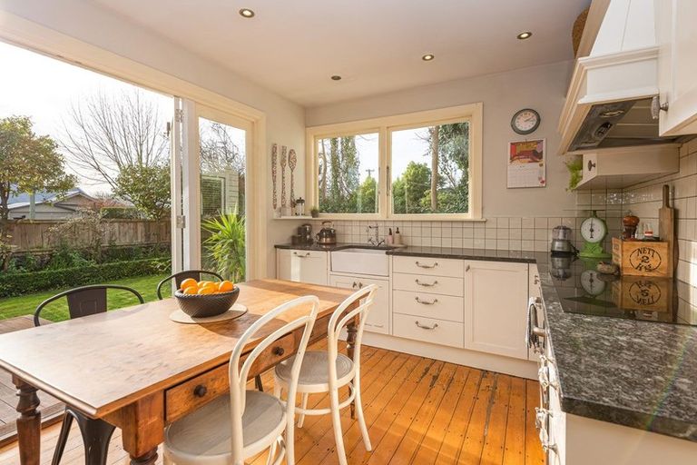 Photo of property in 10 Paparoa Street, Papanui, Christchurch, 8053