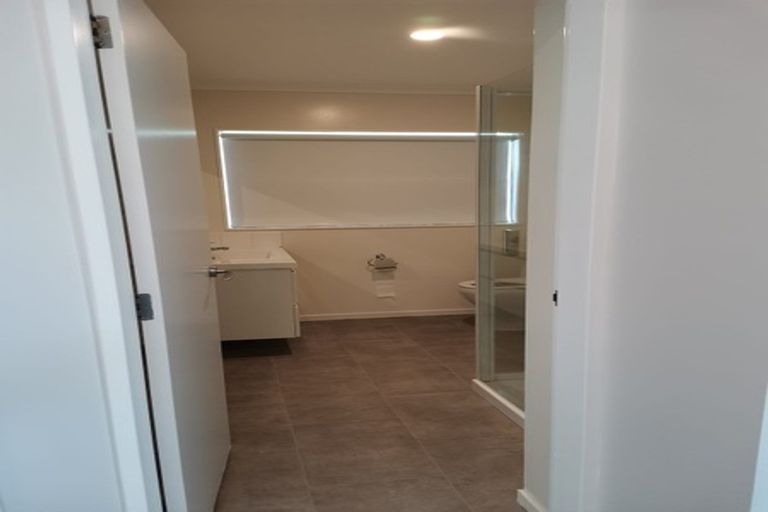 Photo of property in Miramar Villas, 5/3 Byron Street, Miramar, Wellington, 6022