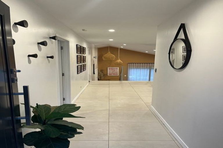 Photo of property in 7a Seymour Road, Sunnyvale, Auckland, 0612