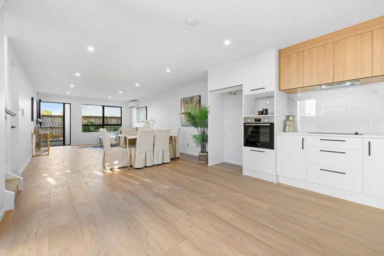 Photo of property in 8a Claridge Street, Glen Eden, Auckland, 0602