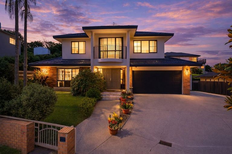 Photo of property in 25 Langana Avenue, Browns Bay, Auckland, 0630