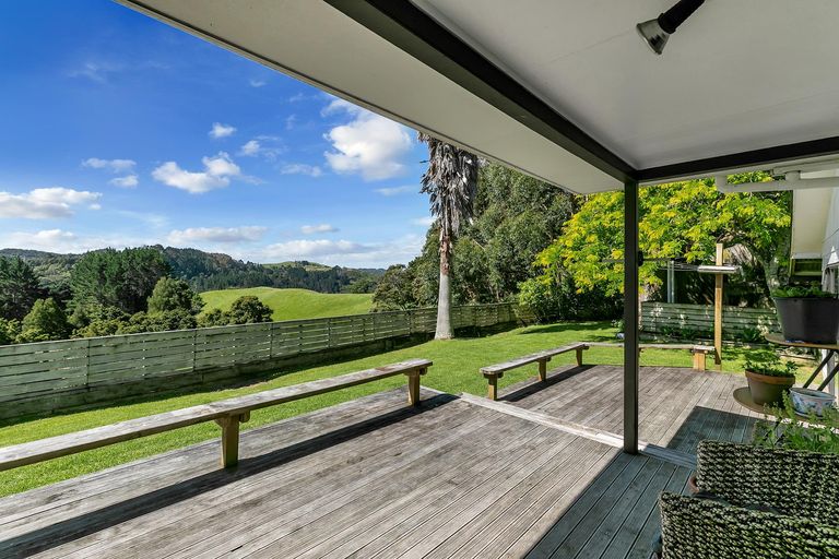 Photo of property in 278 Upper Orewa Road, Wainui, Silverdale, 0992