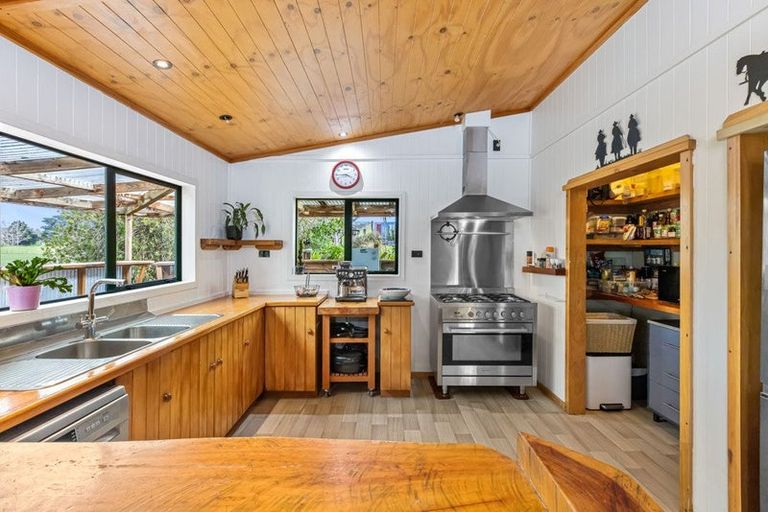 Photo of property in 979 Kaipara Flats Road, Kaipara Flats, Warkworth, 0984