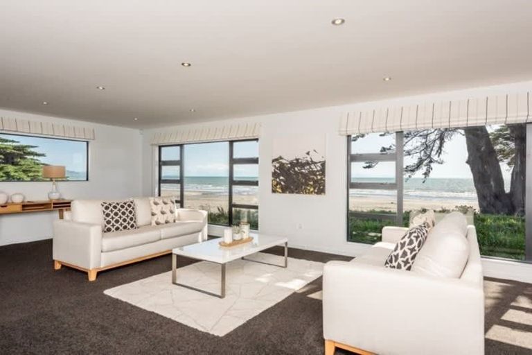 Photo of property in 23 Groves Road, Raumati Beach, Paraparaumu, 5032