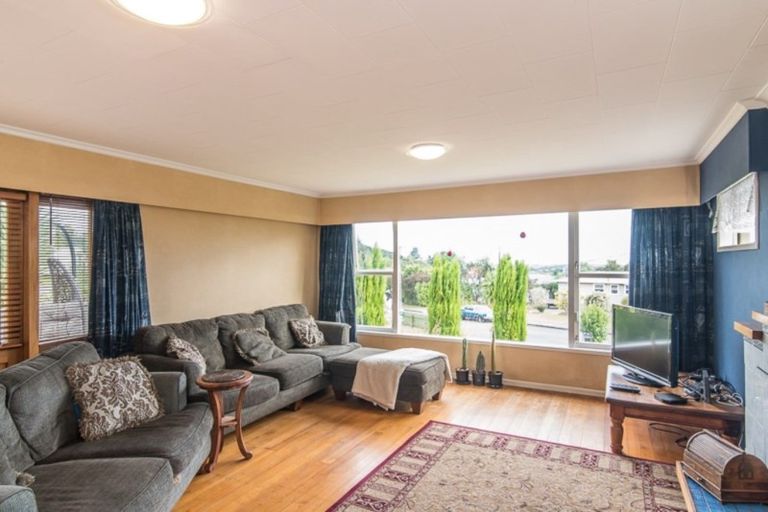 Photo of property in 40 Kaitawa Crescent, Paraparaumu, 5032