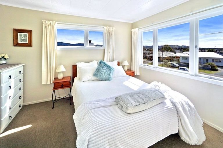 Photo of property in 30 Queen Street, Te Puke, 3119