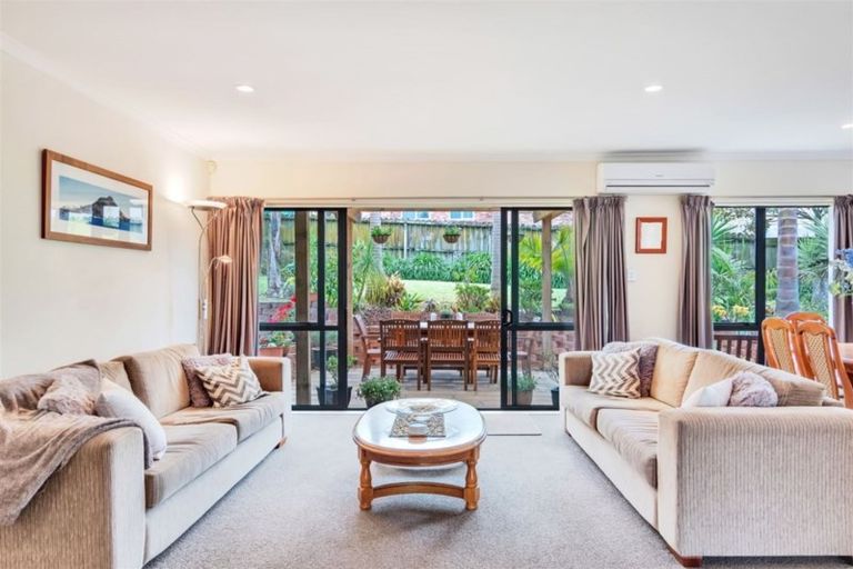 Photo of property in 19 San Pedro Place, Henderson, Auckland, 0612