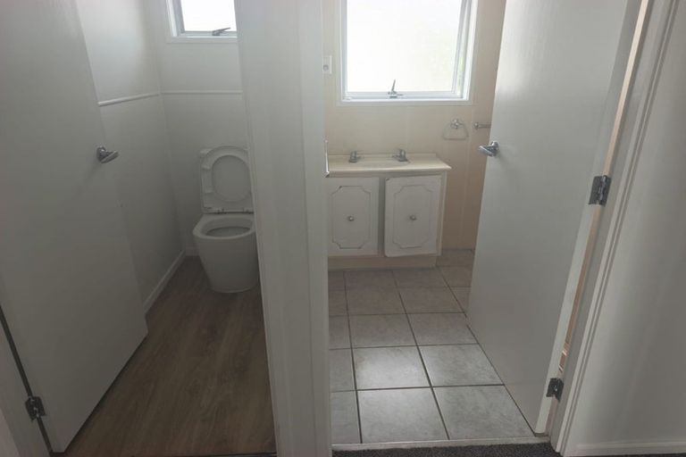 Photo of property in 10 Longreach Drive, Sunnyvale, Auckland, 0612