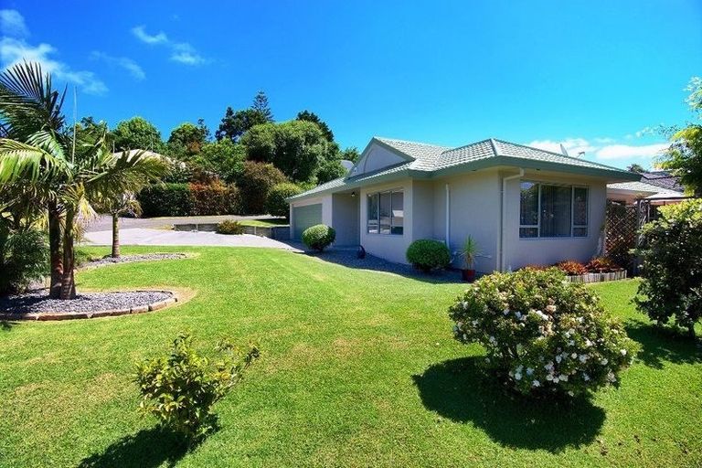 Photo of property in 15 Brookvale Park, Stanmore Bay, Whangaparaoa, 0932