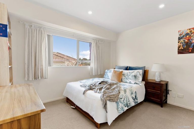 Photo of property in 1/7 Delamare Court, Sunnynook, Auckland, 0632