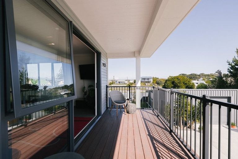 Photo of property in 50a Pratt Avenue, Foxton Beach, Foxton, 4815