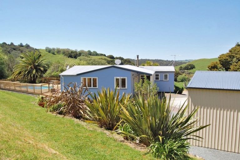 Photo of property in 70 James Road, Maungaturoto, 0587